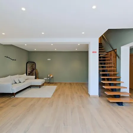 Lovely Fully Equipped Near Subway N6 Apartman *