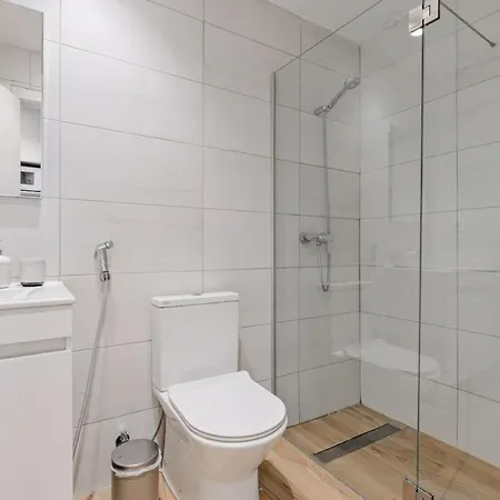 Apartman Lovely Fully Equipped Near Subway N6 *
