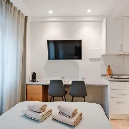 Lovely Fully Equipped Near Subway N6 Διαμέρισμα *